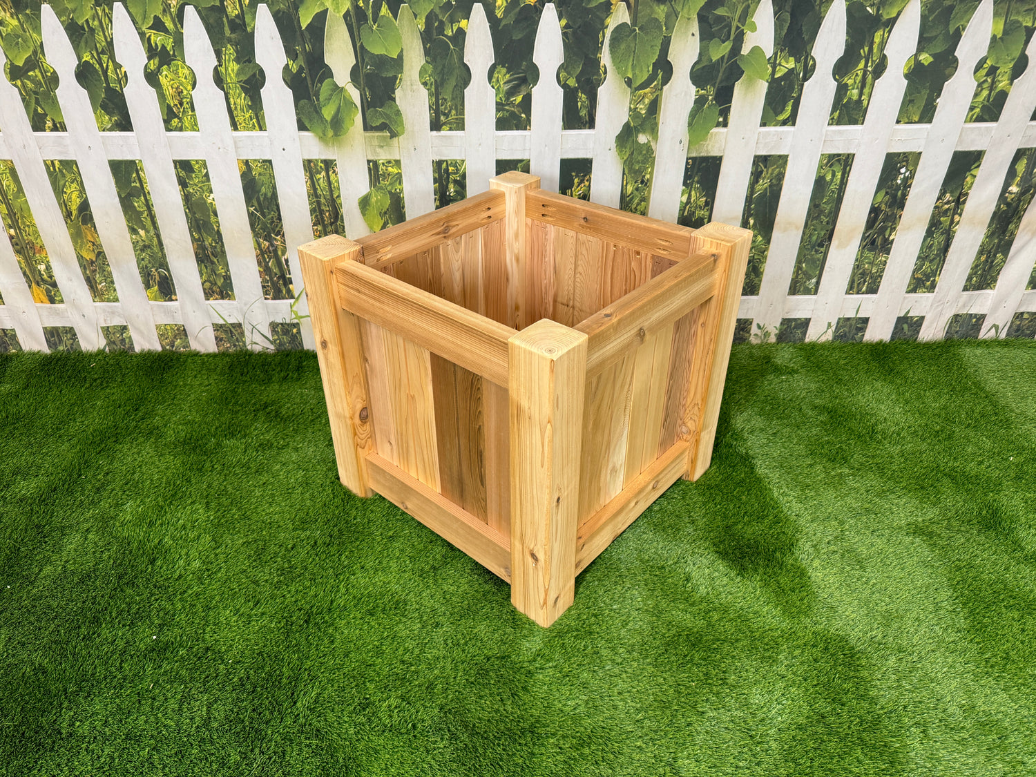 Raised Garden Bed Cedar Planter - 24&quot;L x 24&quot;W x 24&quot;H