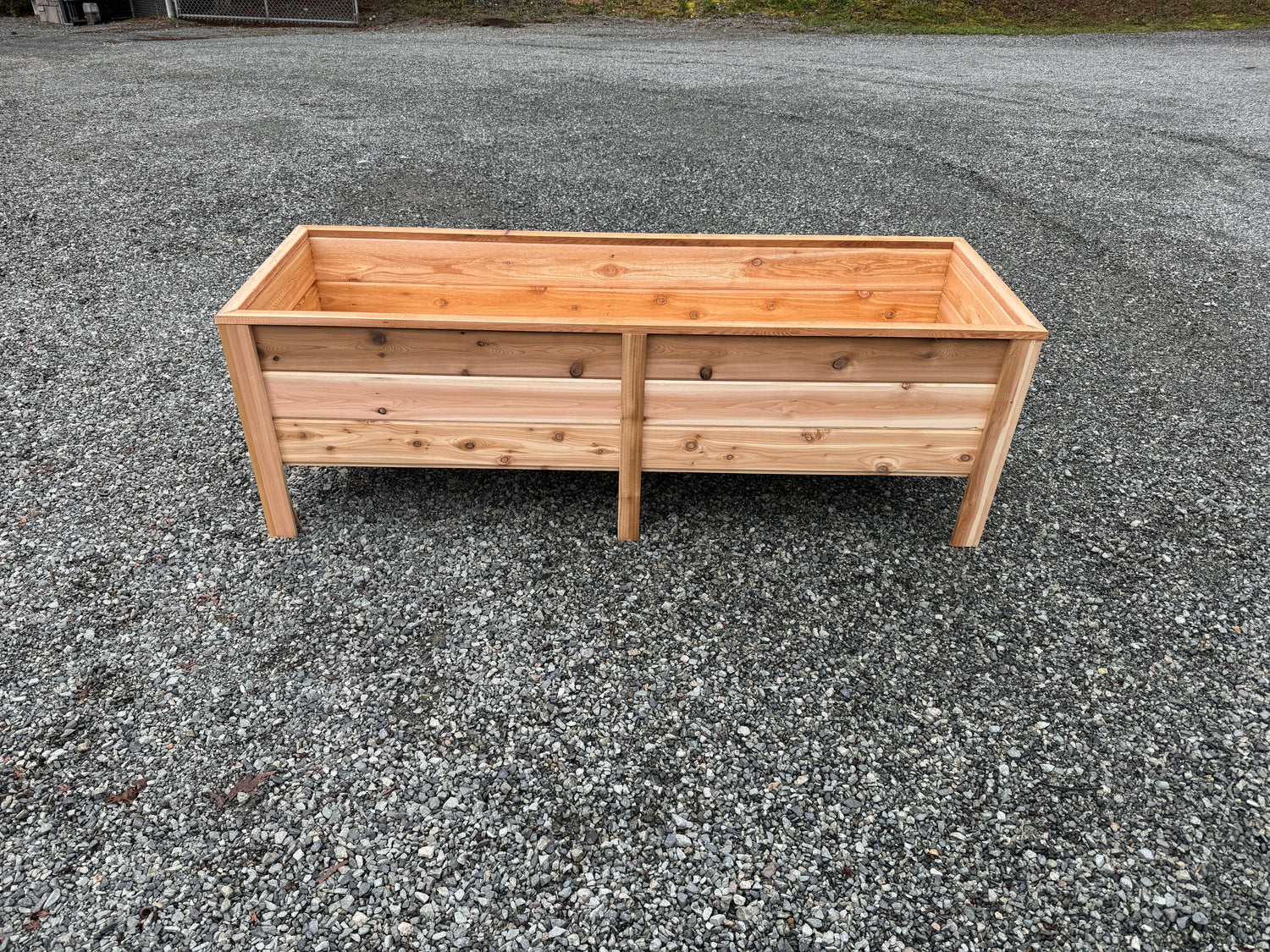 247224 - 72″L x 24″W x 24″H – Western Red Cedar Raised Garden Planter