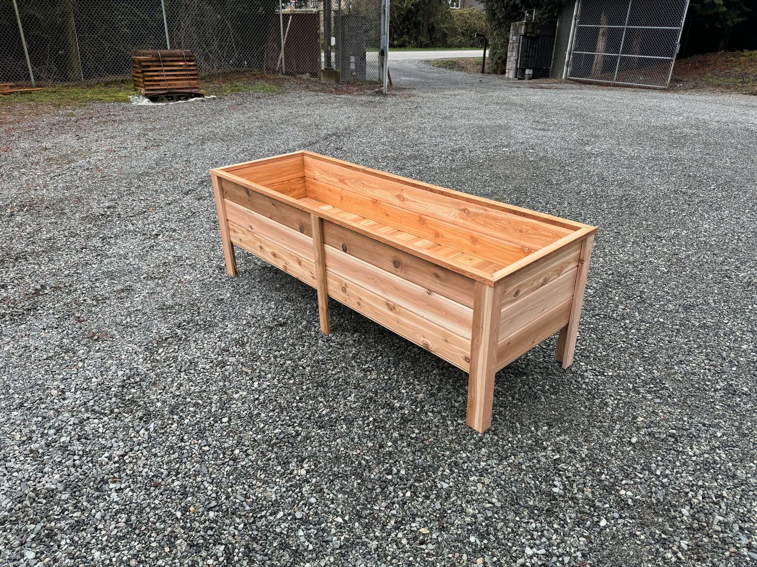 247224 - 72″L x 24″W x 24″H – Western Red Cedar Raised Garden Planter